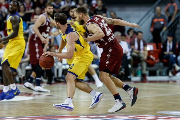 的二次转会 的二次转会